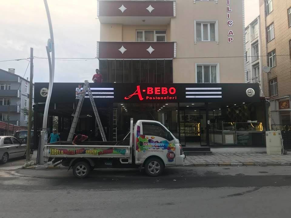 A BEBO pastanesi