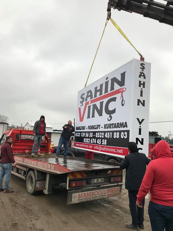 Şahin vinç Totem